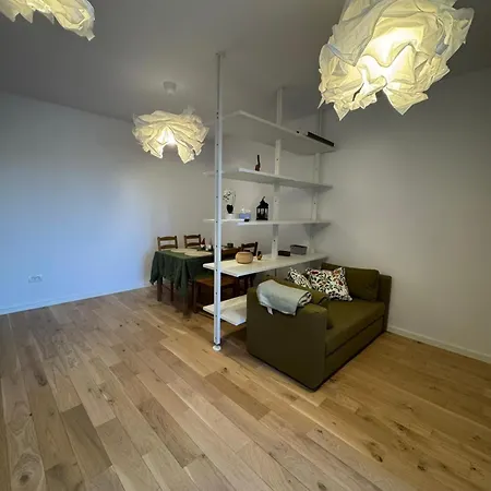 Monarch 1 P&p * Timişoara