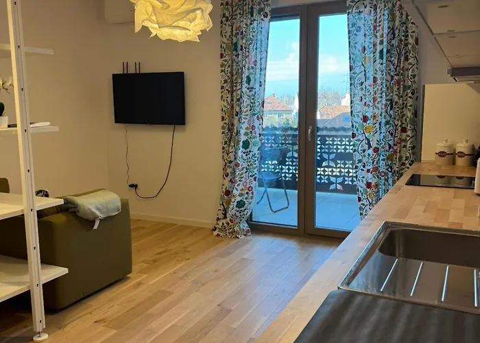 Monarch 1 P&p Lägenhet Timişoara